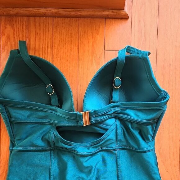 City Chic GREEN One Piece Swimsuit with Underwire Support- WOMEN'S SIZE XS - Picture 3 of 4